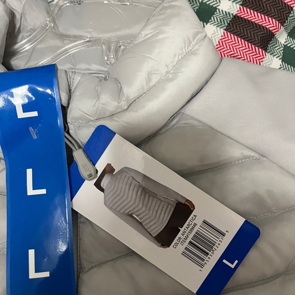 Light Gray Quilted Jacket - Picture 2 of 7